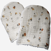 Load image into Gallery viewer, Oeko Tex Baby Hedgehog Cleaning Mitts - Cotton Clean Gloves 1 Pair Little Scandi baby