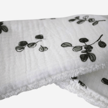 Load image into Gallery viewer, Oeko Tex Baby Leafy Cleaning Mitts - Bath mitts, Bathing Mitts Cleaning Mittens - Bath Gloves Little Scandi baby